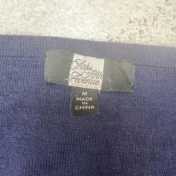 Saks Fifth Avenue lightweight sweater - Picture 8 of 8